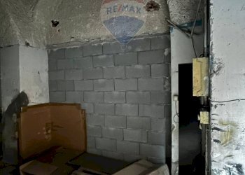 Stanza vuota - Locale Commerciale Via Stramondo
 
25, Catania - foto 2