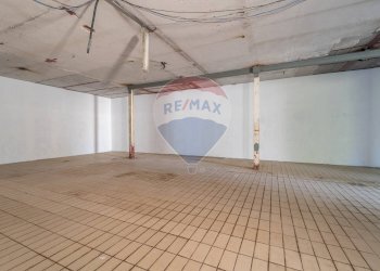 Stanza vuota - Locale Commerciale Via delle Cerquette
 
56, Ariccia - foto 5