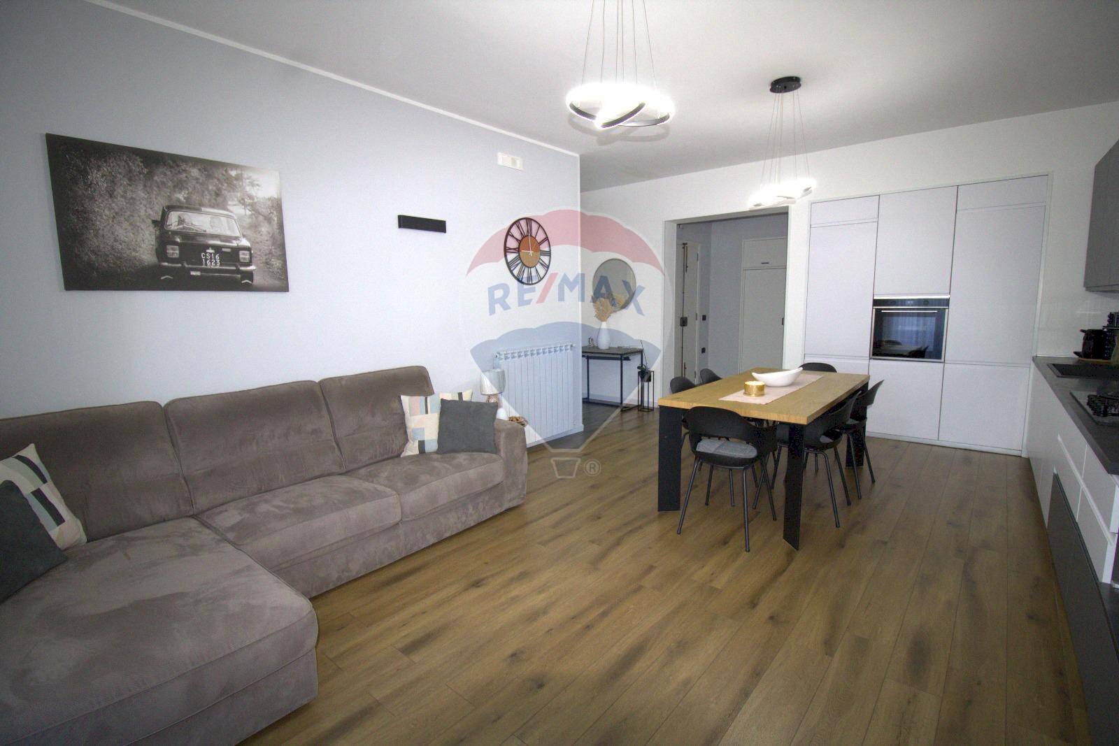 Sala da pranzo - Trilocale via vittorio emanuele
 
201, Roggiano Gravina - foto 2