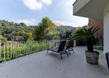 Terrazza - Villa a Schiera via salita dei cappuccini
 
25, Como - foto 1