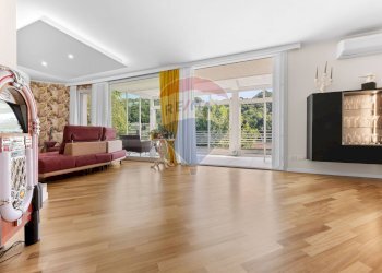 Soggiorno - Villa a Schiera via salita dei cappuccini
 
25, Como - foto 3