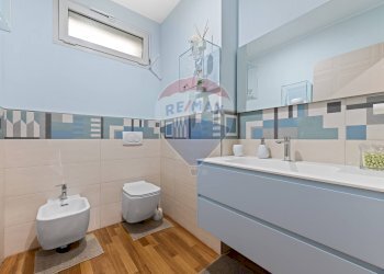 Bagno - Villa a Schiera via salita dei cappuccini
 
25, Como - foto 21