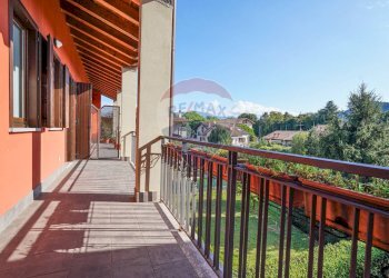 Balcone - Trilocale Via Papa Giovanni XXIII
 
18, Mozzo - foto 9