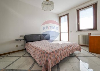 Camera / camera da letto - Trilocale Via Papa Giovanni XXIII
 
18, Mozzo - foto 10