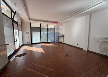 Stanza vuota - Negozio Via Piave
8, Pedrengo - foto 9