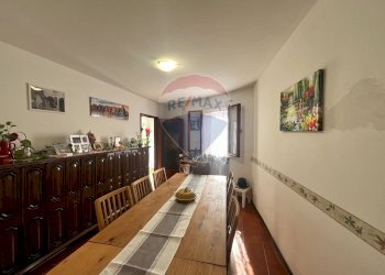 Sala da pranzo - Villa a Schiera Via Copparo
 
248, Ferrara - foto 6