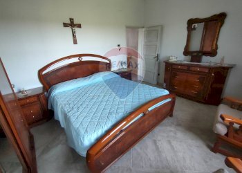 Camera / camera da letto - Casa indipendente strada leona
 
43, Jolanda di Savoia - foto 34