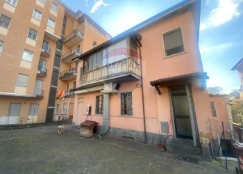 Edificio all\'aperto - Locale Commerciale Via San Giovannino
 
23, Pavia - foto 4