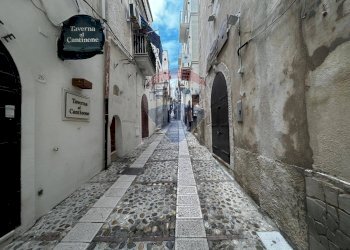 Edificio all\'aperto - Trilocale Via Mafrolla
 
23, Vieste - foto 30