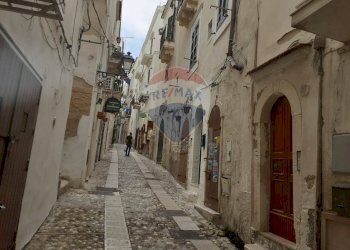 Edificio all\'aperto - Trilocale Via Mafrolla
 
23, Vieste - foto 32