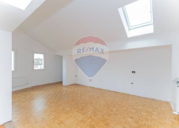 Stanza vuota - Bilocale Via Ispra
 
6, Busto Arsizio - foto 12