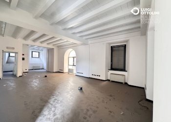 Foto 1 - Negozio via Sant'Andrea
 
3, Dalmine - foto 1