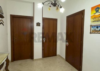 Hall / corridoio - Trilocale Jato
 
5, Palermo - foto 18