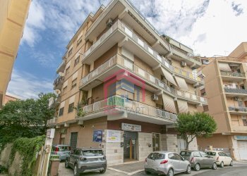 Foto 1 - Negozio Via Metastasio
 
9, Pomezia - foto 1