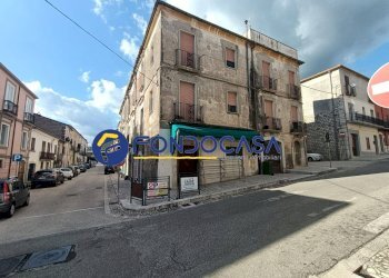 Foto 2 - Stabile - Palazzo via roma
 
10, Cerreto Sannita - foto 2