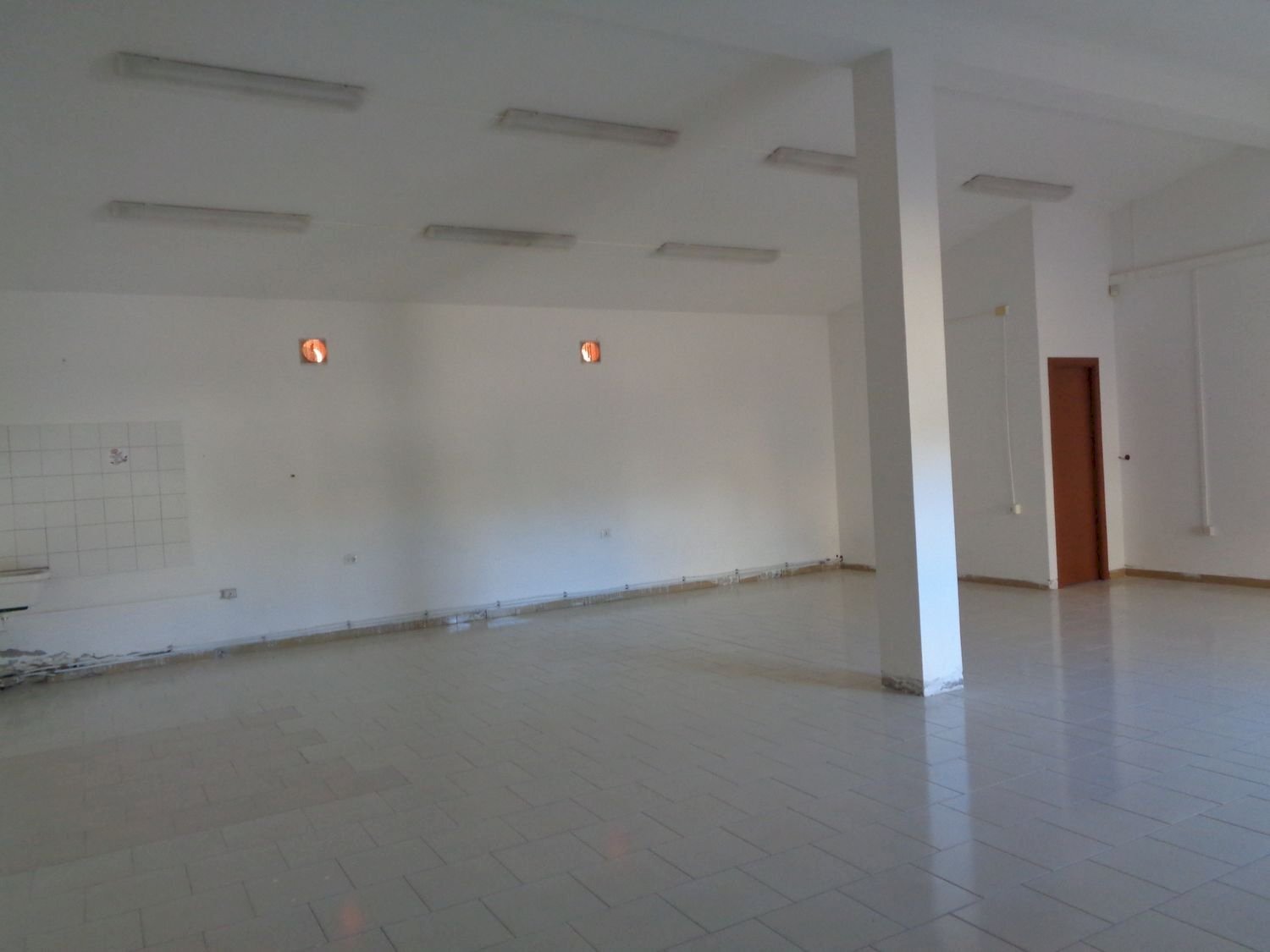 camera - Commercial Premises Pietro Nenni, Tratalias - photo 3