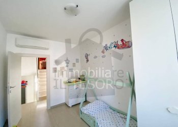 Camera da letto - Villa a Schiera via Aie del Borgo, Verucchio - foto 12