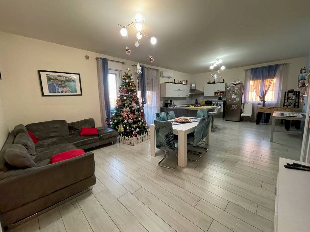 Salone - Trilocale via Trento, Tortona - foto 2