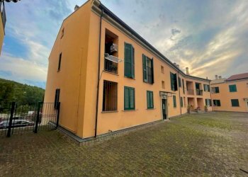 Facciata - Trilocale via Carlo Spagnolo, Varzi - foto 1