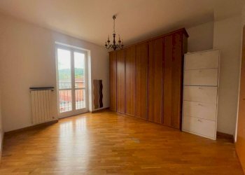 Camera da letto - Trilocale via Carlo Spagnolo, Varzi - foto 9