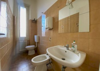 Bagno - Trilocale piazza Roma, Tortona - foto 8