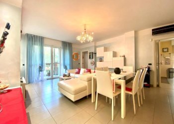 Salone - Three-room apartment via Antonio Mosca, Milano - photo 4