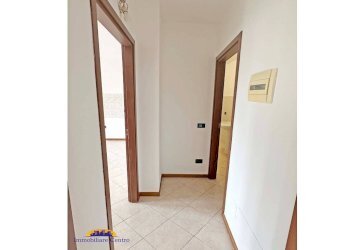 Corridoio - Bilocale piazza 4 Novembre, 12, Povegliano Veronese - foto 8