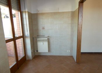 Cucina - Quadrilocale via Belvedere, Grinzane Cavour - foto 10