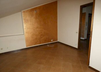 Stanza non arredata - Quadrilocale via Belvedere, Grinzane Cavour - foto 20