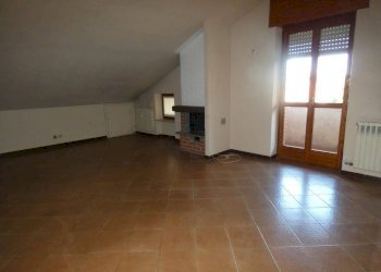 Cucina - Quadrilocale via Belvedere, Grinzane Cavour - foto 21