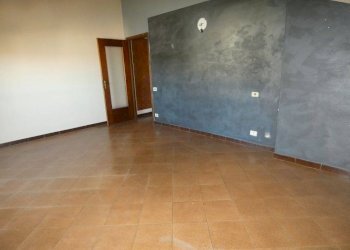 Camera da letto - Quadrilocale via Belvedere, Grinzane Cavour - foto 22