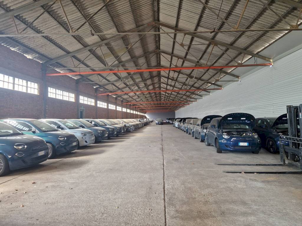Interno non residenziale - Shed via Enrico Fermi, Garbagnate Milanese - photo 1