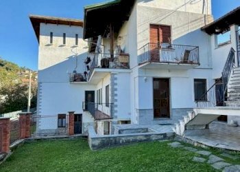 Facciata - Villa via Roma, 17, Zumaglia - foto 2