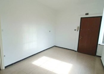 Camera da letto - Trilocale via Alfredo d'Andrade, 31, Genova (zona Sestri Ponente) - foto 4