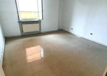 Camera da letto - Trilocale via Alfredo d'Andrade, 31, Genova (zona Sestri Ponente) - foto 13