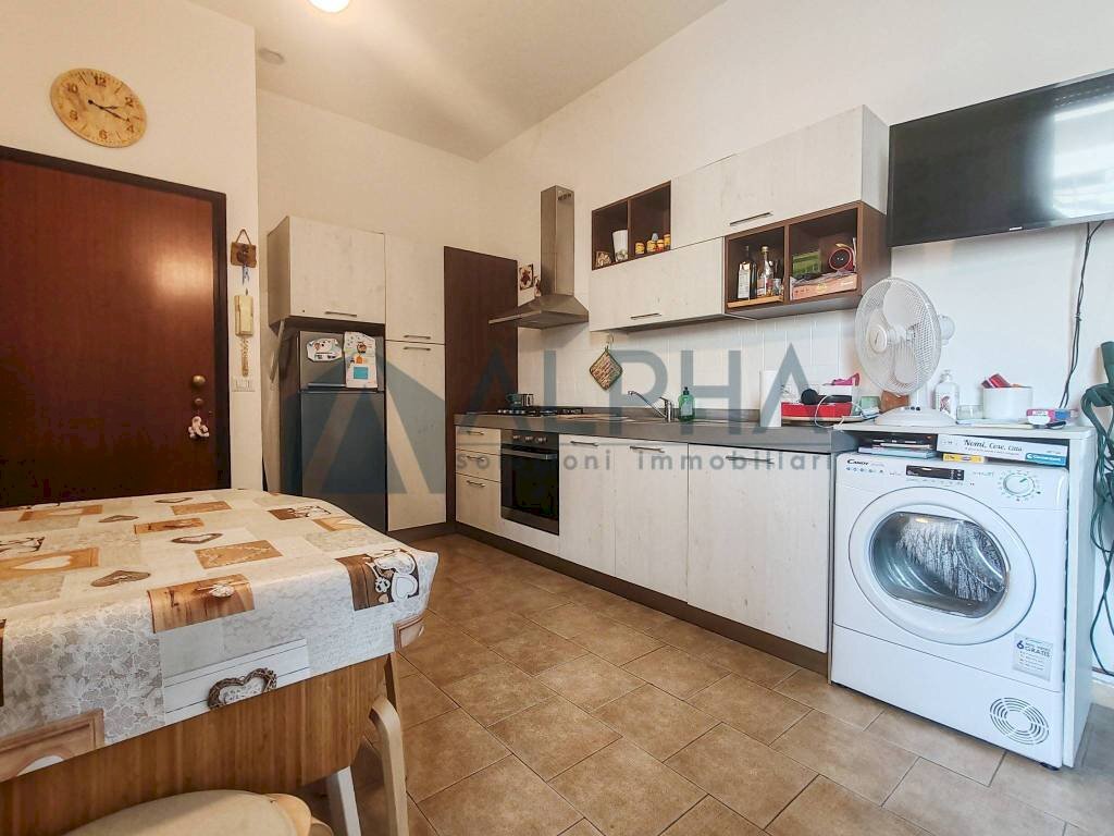 Cucina - Trilocale via Tito Lucrezio Caro, Bellaria-Igea Marina - foto 3