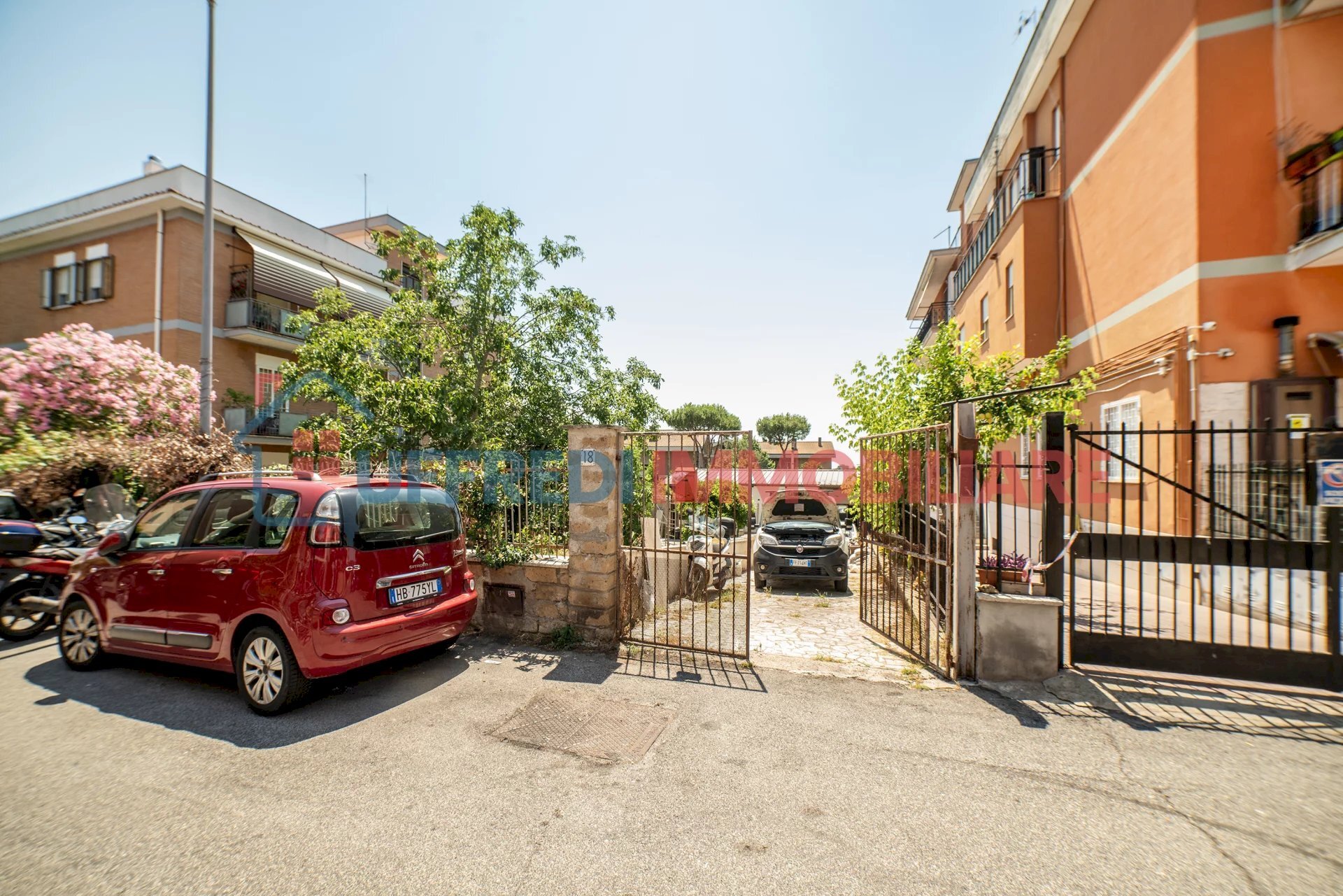 Independent house Roma - photo 1