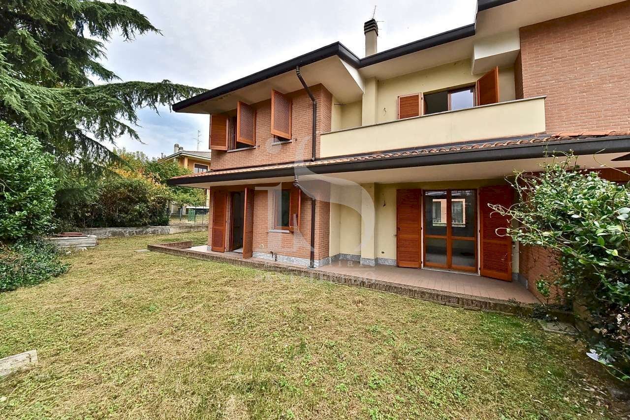 FACCIATA - Villa a Schiera VIA MONTE NERO, 19, Vimercate - foto 3