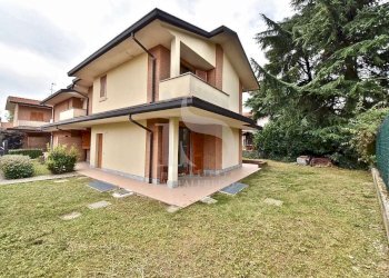 FACCIATA - Villa a Schiera VIA MONTE NERO, 19, Vimercate - foto 5