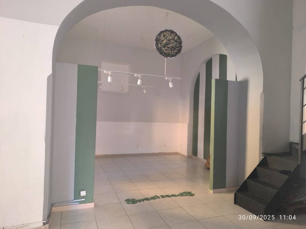 Negozio via Luigi Cacciatore, Mercato San Severino - foto 1