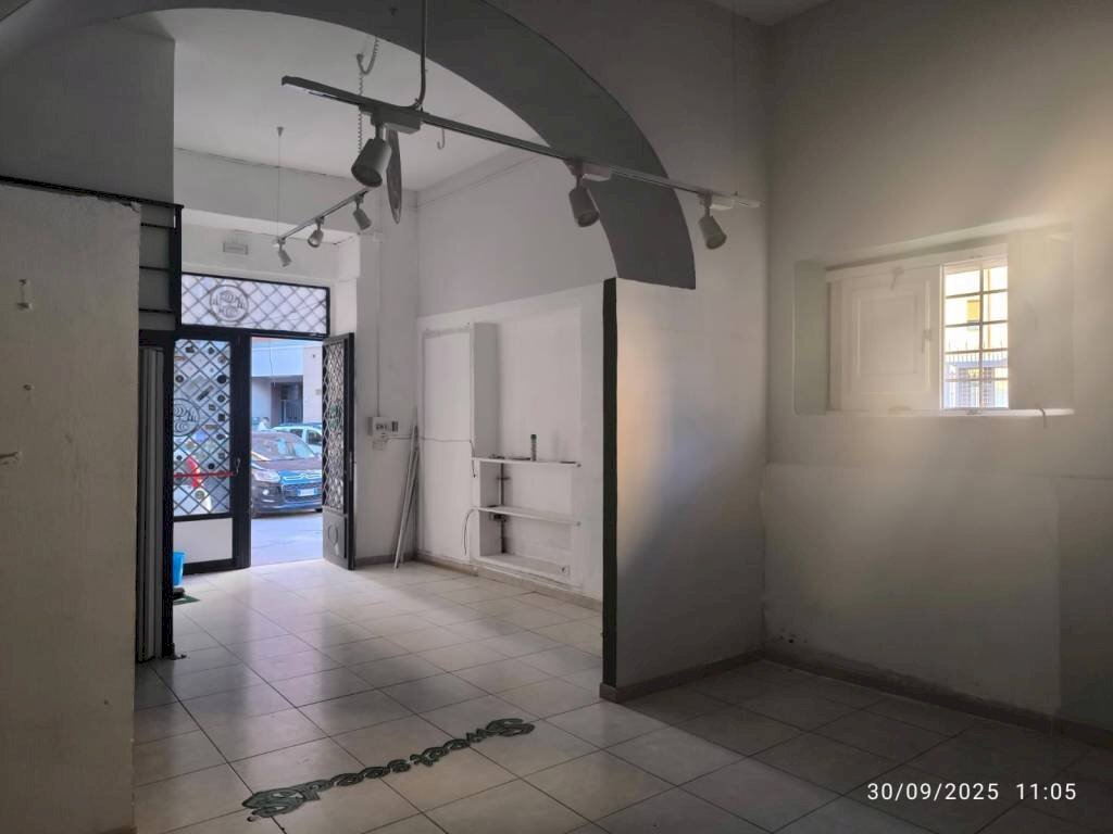 Negozio via Luigi Cacciatore, Mercato San Severino - foto 3