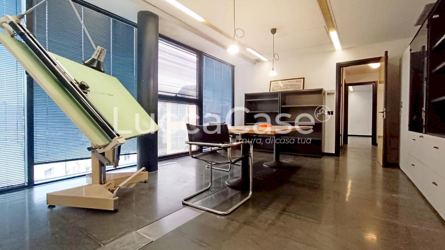 Office Lucca (neighborhood Sant'Anna) - photo 1