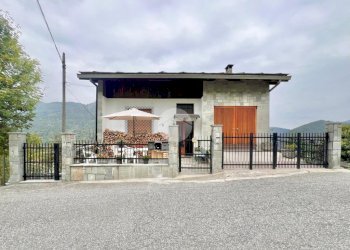 Three-room apartment Via Fontana, Traves - photo 1