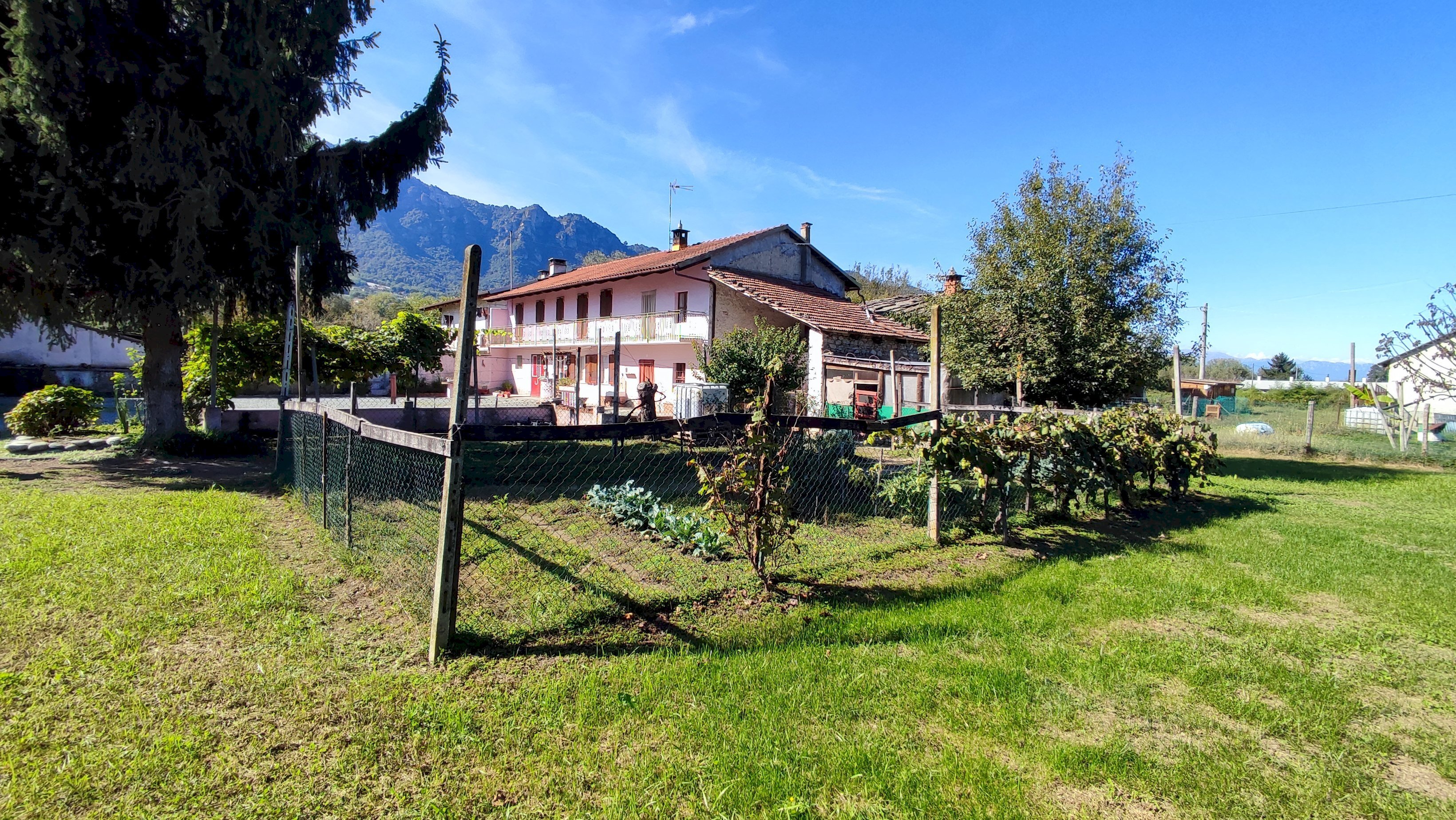 Independent house Via Chiesa, 11, Envie - photo 1