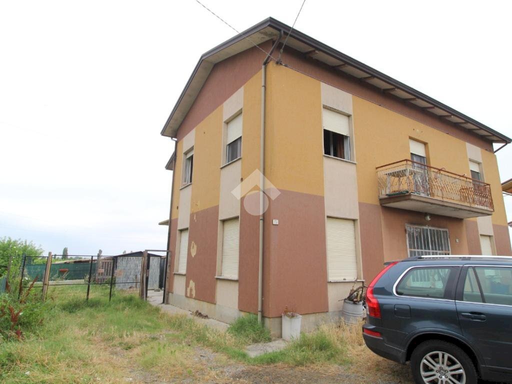 Casa indipendente Via Ponte Forca, Cadelbosco di Sopra - foto 2