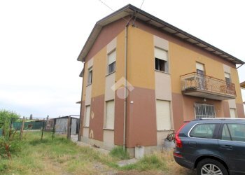 Casa indipendente Via Ponte Forca, Cadelbosco di Sopra - foto 2