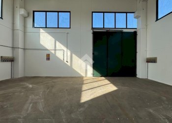 Capannone Strada Cardana, Romentino - foto 4