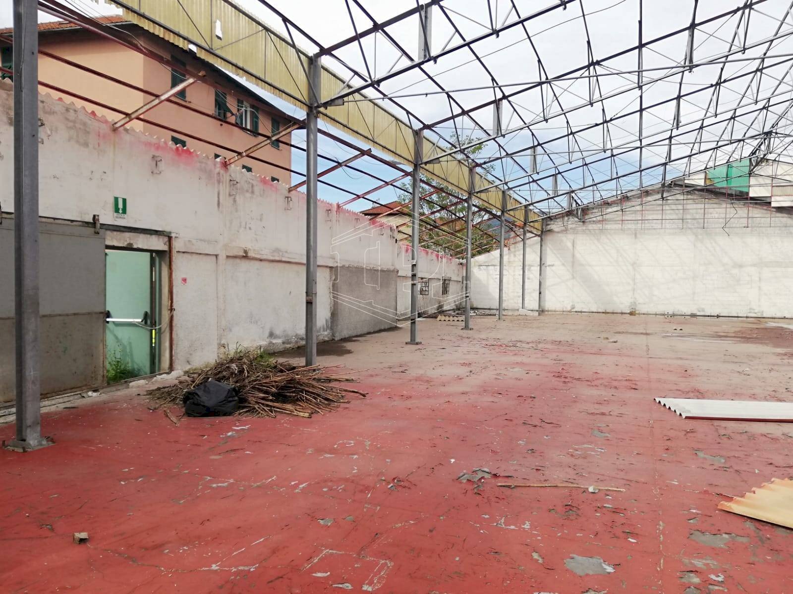 Capannone Via Sardorella, Genova (zona Bolzaneto) - foto 1