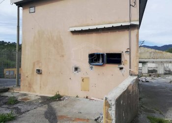 Capannone Via Sardorella, Genova (zona Bolzaneto) - foto 8