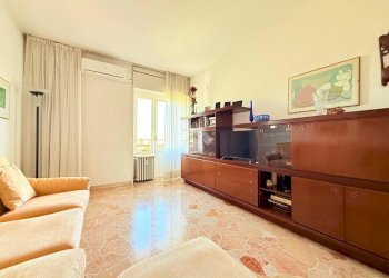 Four-room apartment Via Giacomo Matteotti, Bollate - photo 2